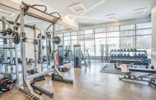 6-bedroom apartment in Brunel Court for C$918,000