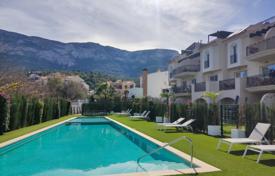 Two-bedroom apartment with mountain views in Denia, Alicante, Spain for 300,000 €