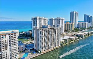 1-bedroom apartments in condo 77 m² in South Ocean Drive for $349,000