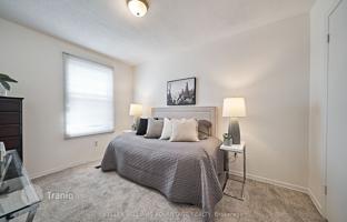 8-bedroom townhouse in Scarborough for C$1,126,000