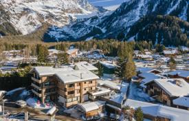 4 bedroom apartment for sale in Argentiere with spa under 100m from Grand Montets lift (A) for 2,100,000 €