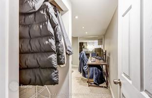 9-bedroom townhouse in Gerrard Street East for C$1,539,000