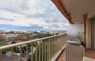 Modern turnkey studio apartment with a sea view in Cannes, Cote d'Azur, France for 235,000 €