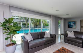Cozy villa with a garden, a backyard, a pool, a summer kitchen, a barbecue area, a patio and a terrace, Miami, USA for 2,513,000 €