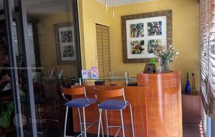 2-bedroom apartments in condo 115 m² in Weston for $370,000
