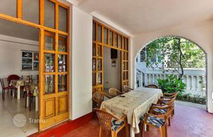 13-bedroom house 448 m² in Sutomore for 495,000 €