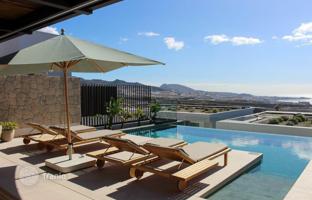 3-bedroom villa 375 m² in La Caleta for 2,300,000 €