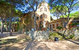 Aristocratic manor on the first line from the sea in Calella de Palafrugell, Catalonia, Spain for 11,800 € per week