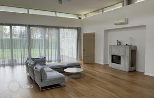 300-room villa 2,150 m² in Babīte for 800,000 €