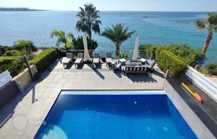 5-bedroom cottage 200 m² in Coral Bay for 2,500,000 €
