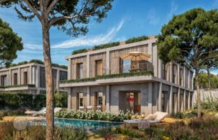Duplex villas with pools, ocean and golf course views in Almada, Setubal, Portugal for From 1,445,000 €