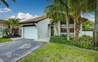 2-bedroom house 179 m² in Hialeah for $493,000