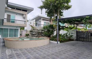 5-bedroom villa 275 m² in Pattaya for $477,000