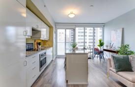 Apartment – University Avenue, Old Toronto, Toronto,  Ontario,   Canada for C$764,000