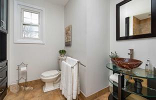 10-bedroom house in Elizabeth Street for C$2,164,000
