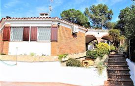 Furnished villa with terraces and a garage near beaches and the center of Lloret de Mar, Spain for 220,000 €