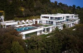 8-bedroom villa in Cannes. Price on request