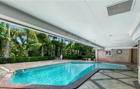 Spacious villa with a backyard, a pool, a sitting area and a garage, Fort Lauderdale, USA for $2,900,000