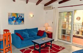 Property for sale in Alicante. Cozy two-bedroom apartment in a residential complex with a swimming pool in Torrevieja Property for sale in Alicante. Cozy two-bedroom apartment in a residential complex with a swimming pool in Torrevieja
