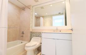 3-bedrooms apartments in condo 230 m² in Miami, USA for $2,725,000