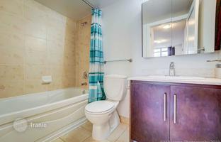 6-bedroom apartment in Blue Jays Way for C$1,102,000