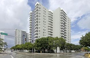 1-bedroom penthouse 64 m² in Miami for 319,000 €