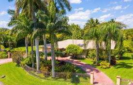 Comfortable villa with a patio, a pool and a terrace, Pinecrest, USA for $1,495,000