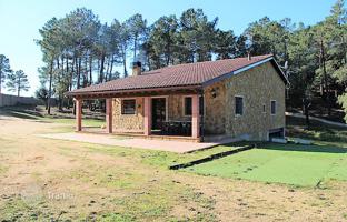 Quality villa with a large plot and a garage near the beach, in one of the best and quietest areas of Lloret de Mar, Spain for 507,000 €