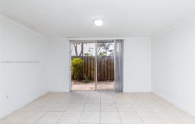 1-bedrooms apartments in condo 59 m² in Miami, USA for $259,000