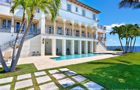 Spacious villa with a backyard, a swimming pool, a seating area, a terrace and a garage, Coral Gables, USA for $7,999,000