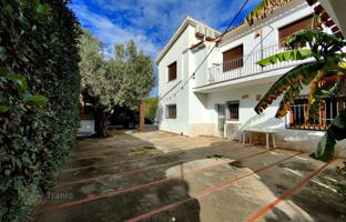 5-bedroom cottage 300 m² in Denia for 890,000 €