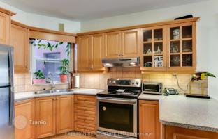 15-bedroom townhouse in Markham Street for C$2,492,000