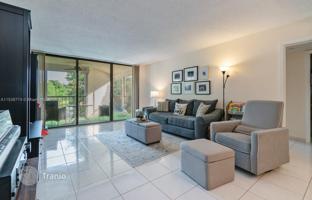 2-bedroom apartments in condo 115 m² in Weston for $345,000
