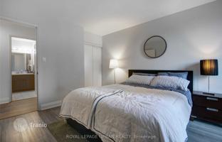 5-bedroom apartment in Wellesley Street East for C$925,000