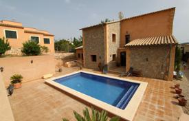 Comfortable villa with a pool, a garden, a garage and a terrace, Calvia, Spain for 1,200,000 €
