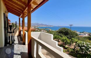3-bedroom villa 180 m² in Ammoudara for 300,000 €