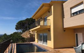 Beautiful villa with a swimming pool and a panoramic sea view in one of the best areas of Lloret de Mar, Spain for 624,000 €