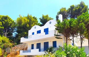 Three-storey villa with a garage near the beach in Kranidi, Peloponnese, Greece for 310,000 €