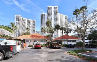 2-bedroom apartments in condo 126 m² in Aventura for $519,000