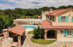 4-bedroom house 205 m² in Primorje-Gorski Kotar County for 680,000 €