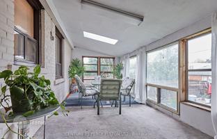 12-bedroom house in Scarborough for C$1,165,000