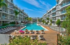 Spacious two-bedroom apartment with 2 terraces in Palm-Mar, Tenerife, Spain for 490,000 €