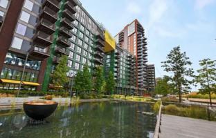 Luxury studio in a new prestigious riverside residence with a swimming pool and a park, Nine Elms, London, UK for $836,000