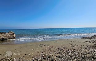 Land plot 24,081 m² in Timi for 831,000 €