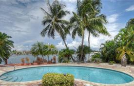 Cozy villa with a backyard, a pool and a relaxation area, Fort Lauderdale, USA for $3,490,000