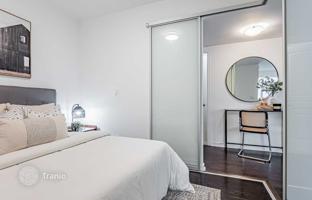 2-bedroom apartment in Lake Shore Boulevard West for C$961,000