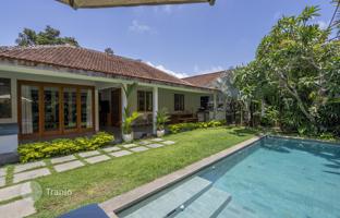 4-bedroom villa 180 m² in Kuta for $280,000