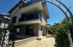 4-bedroom villa 200 m² in Fethiye for 22,433,000 TRY