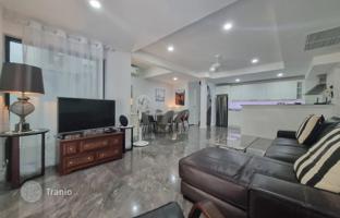2-bedroom villa 225 m² in tambon Kathu for $357,000