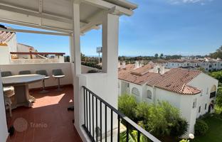 Two-bedroom furnished penthouse in Estepona, Andalusia, Spain for 290,000 €